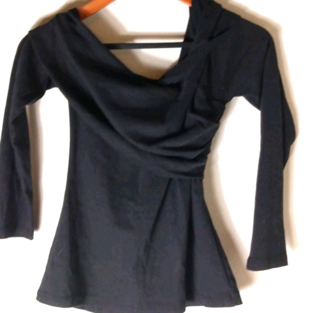 Two Twin Style M Swag Stretch Dance Top in Black